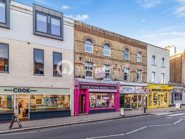 Apartment for rent in Surbiton, Greater London