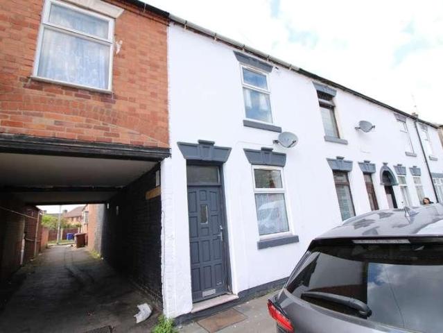 House for rent in Shobnall, Beamhurst