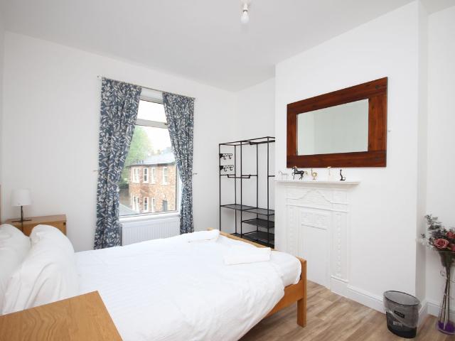Apartment for rent in St Albans, Five Acres