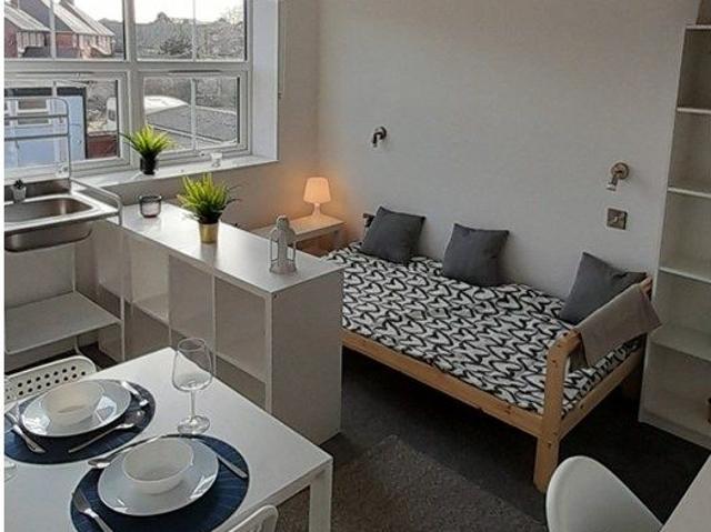 Room for rent in Baswich, Staffordshire