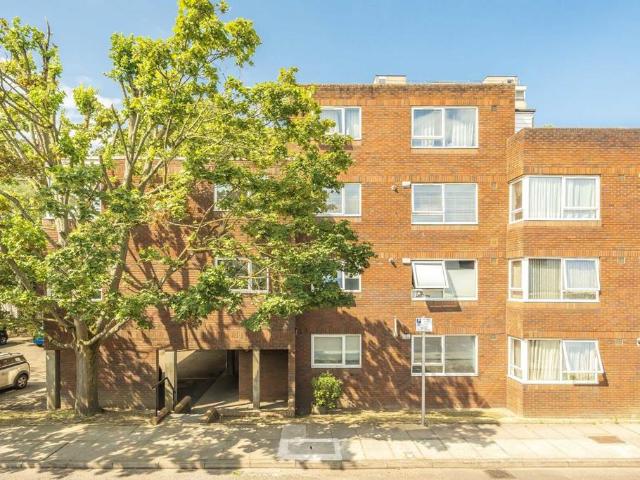 Apartment for rent in North Sheen, Greater London