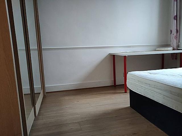 Room for rent in Charlton, Greater London