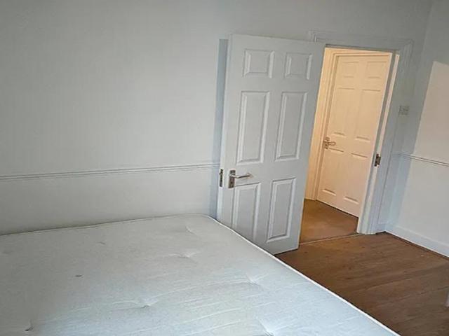 House for rent in Charlton, Greater London