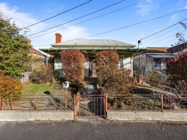 House for sale in Eureka