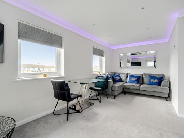 Apartment for rent in Brighton Marina, Roedean