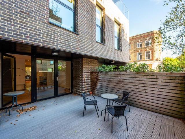 Apartment for rent in Browning Estate, Greater London
