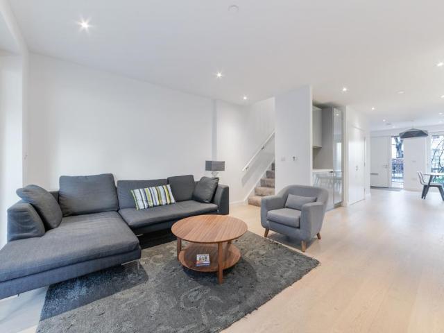 House for rent in Walworth, Greater London