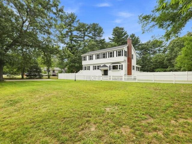 House for sale in North Billerica, Billerica