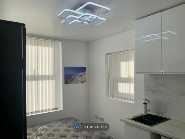 Studio for rent in Little Lever, Bolton