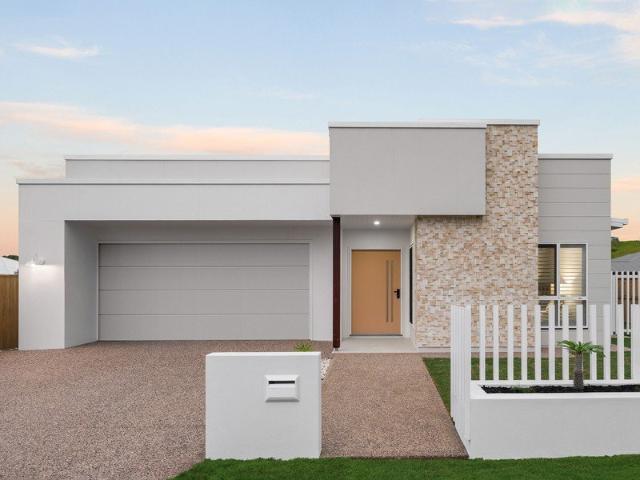 Cottage for sale in Yarrawonga, Victoria