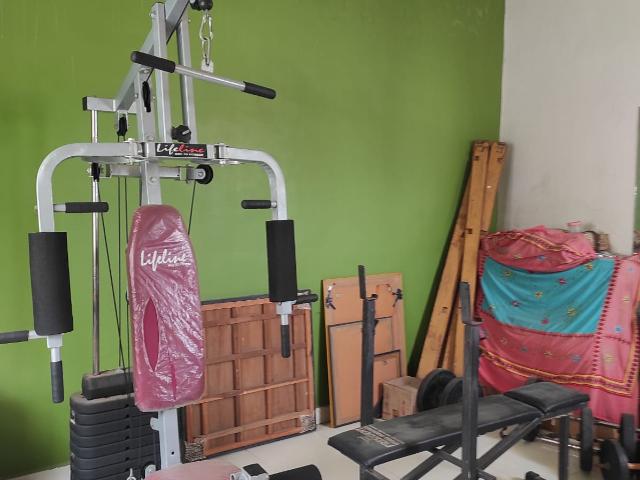 House for sale in Madya