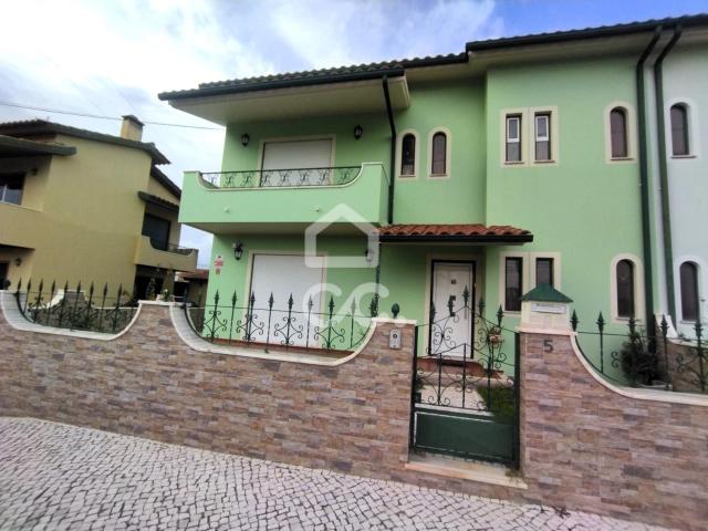 Casa venda em Marinha Grande, Leiria