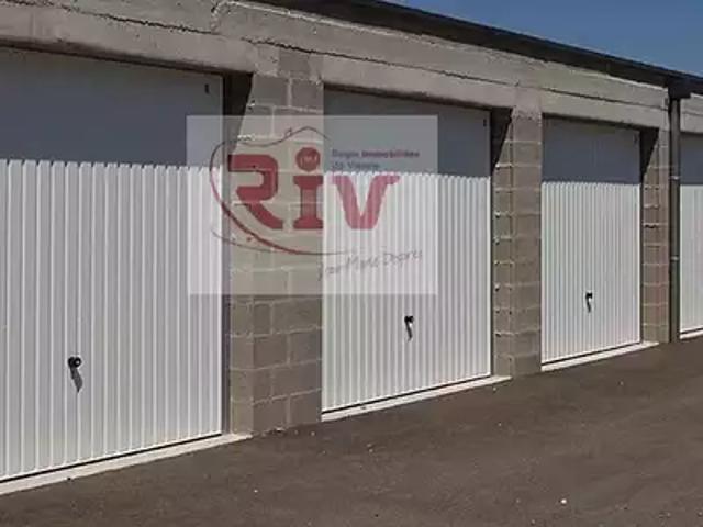 Garage location à Vienne