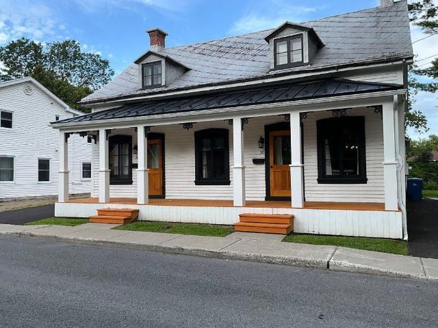 Apartment for rent in La Vallée-du-richelieu, Quebec