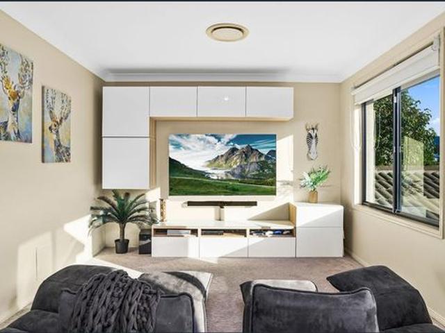 House for rent in Wollongong West, New South Wales