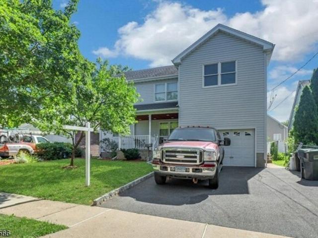 House for sale in Bergenfield, New Jersey