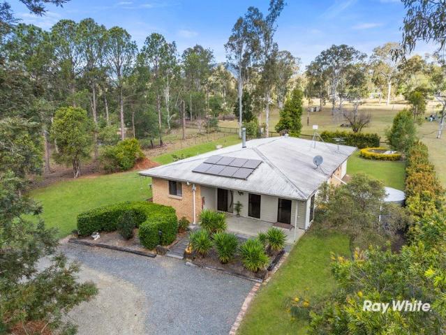 Cottage for sale in Tamborine, Queensland
