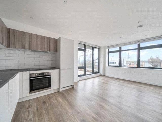 Apartment for rent in Lower Halliford, Surrey