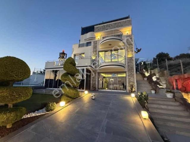 Kuşadasi, Aydin içerisinde satılık Villa