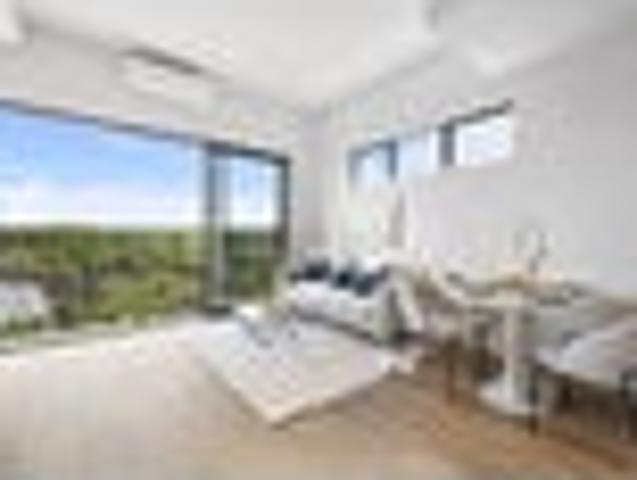 Townhouse for sale in Whangaparaoa