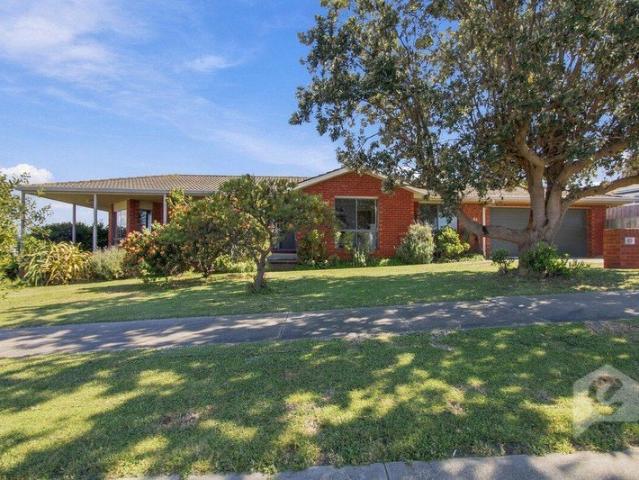 House for sale in Cunninghame, Lakes Entrance