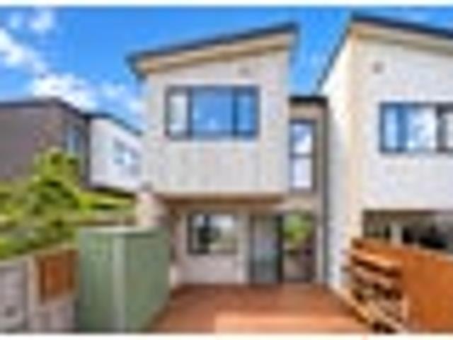 Townhouse for sale in Massey, Henderson-Massey