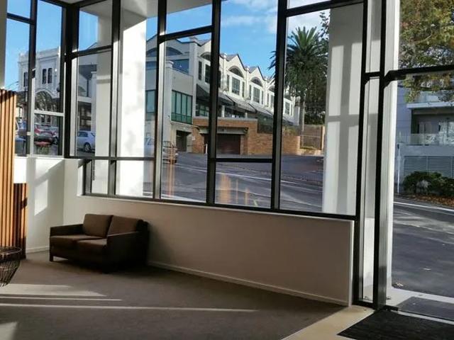 Apartment for rent in Newton, Auckland