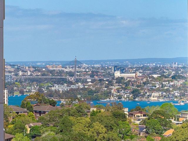 Apartment for sale in Lower North Shore, Sydney