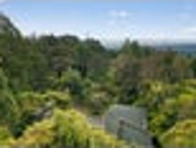 House for sale in Waiatarua, Waitākere Ranges