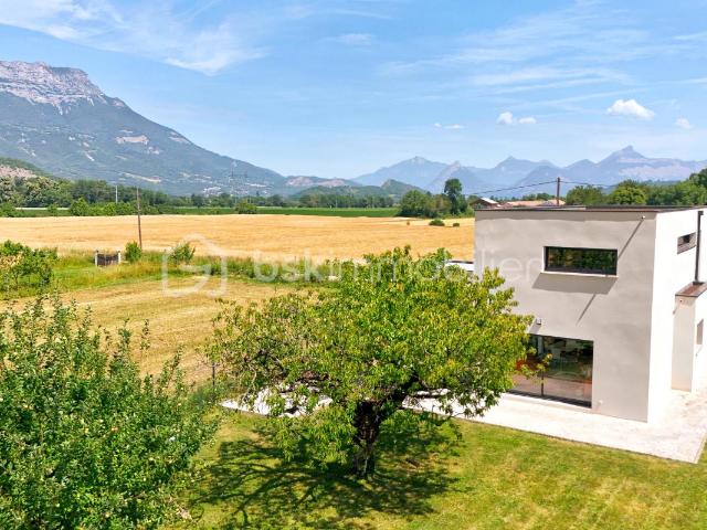 Maison vente à Grenoble, Vif