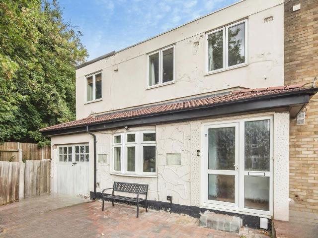 House for rent in London Borough of Lewisham, Forest Hill