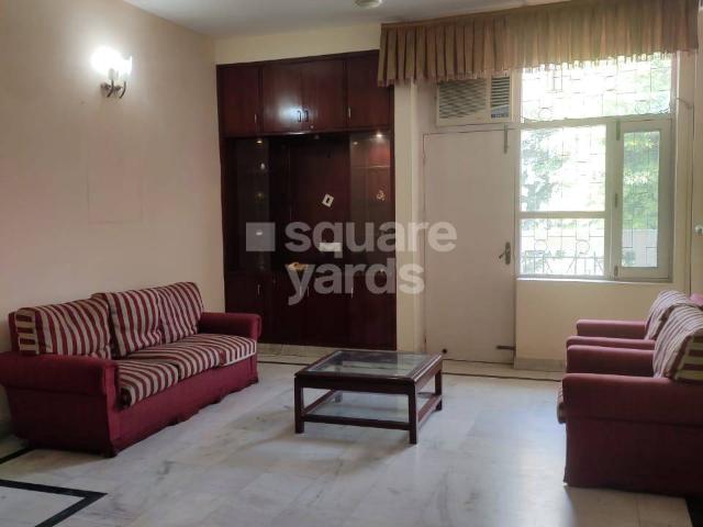 Property for rent in Deri