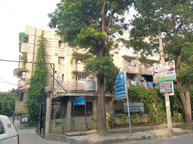 Flat for sale in West Delhi, Deri