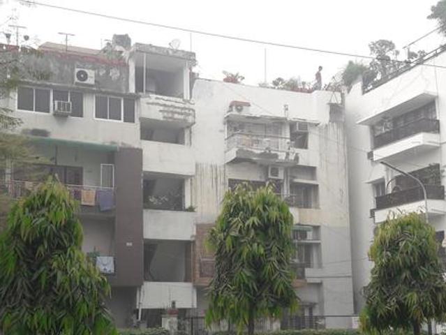 Flat for sale in West Delhi, Deri