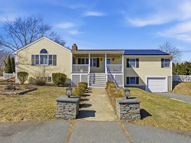 House for sale in Portsmouth, Rhode Island