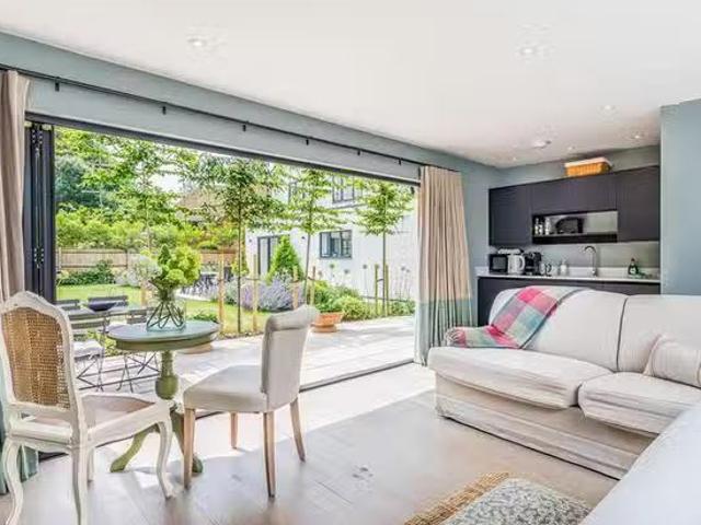 Apartment for rent in Littlecote, West Sussex
