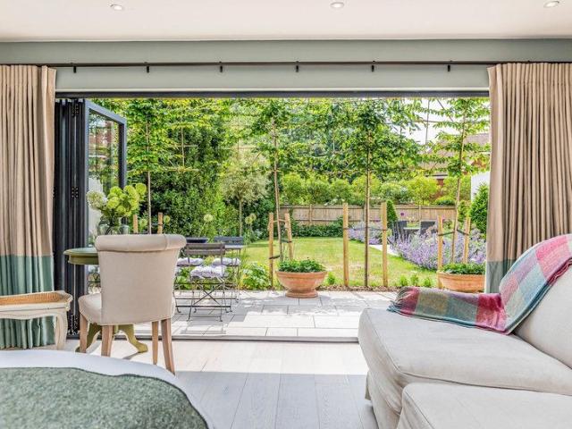 Studio for rent in Littlecote, West Sussex