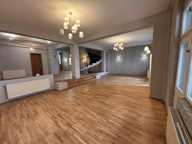 Casă închirieri în București