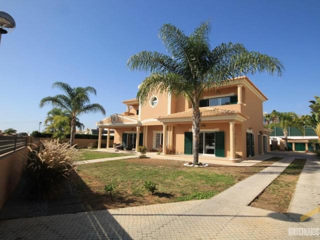 Vivenda venda em Albufeira e Olhos de Água, Albufeira