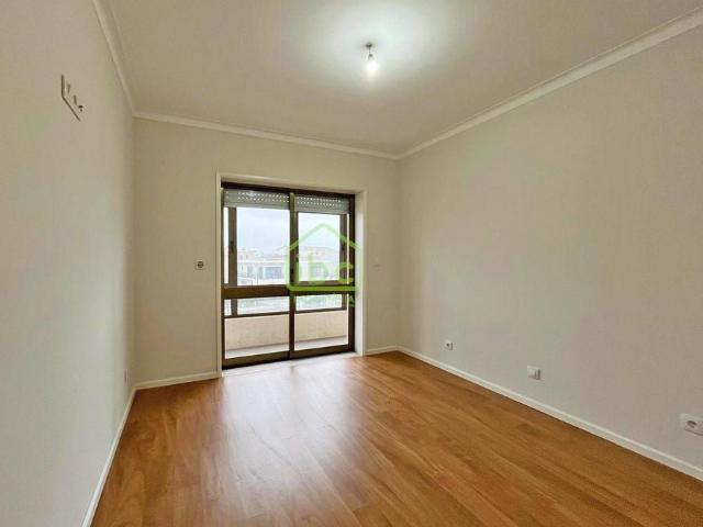 Apartamento alugar em Conjunto Urbano da Ribeira, Porto