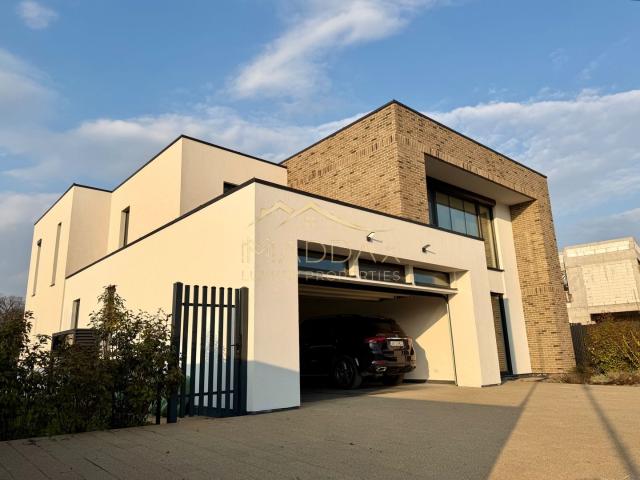 Casă închirieri în Dumbraveni, București
