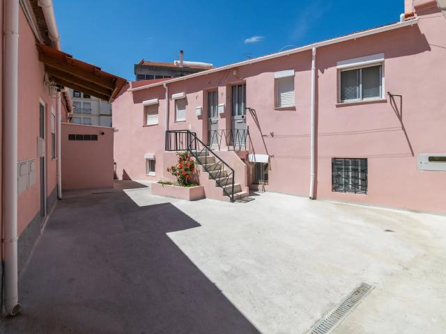 Prédio venda em Santiago Dos Velhos, Lisboa