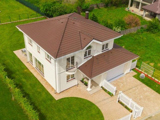 Casă vânzări în Ostratu