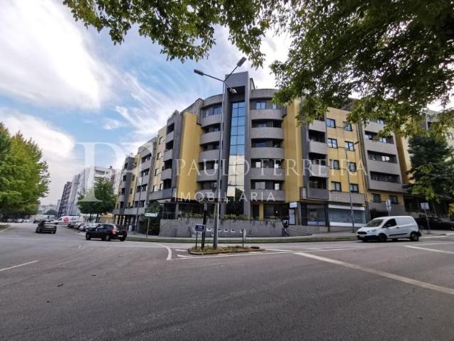 Garagem alugar em Calendário, Braga