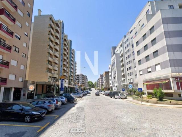 Garagem alugar em Sinçães, Vila Nova de Famalicão