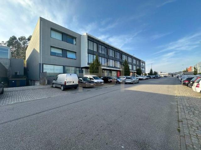 Garagem alugar em Calendário, Braga