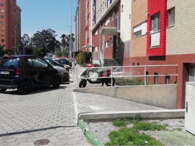 Garagem alugar em Laborim, Vila Nova De Gaia
