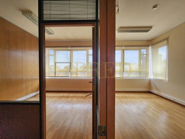 Escritório alugar em Laborim, Vila Nova De Gaia