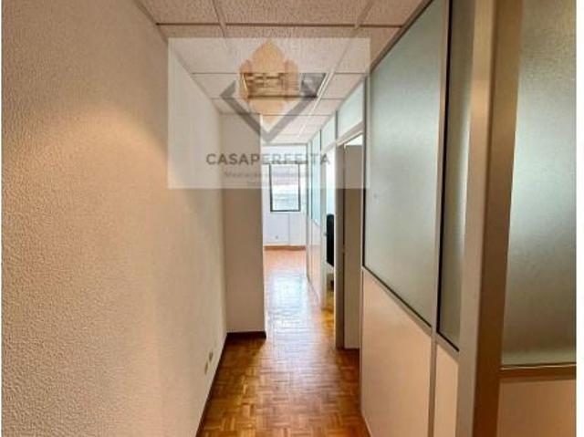 Escritório alugar em Laborim, Vila Nova De Gaia