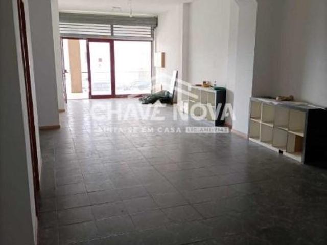 Loja alugar em Vilar do Paraíso, Vila Nova De Gaia